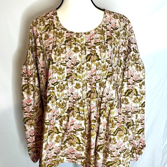 Meadows Fig Top in Botanical Print - Picture 9 of 11
